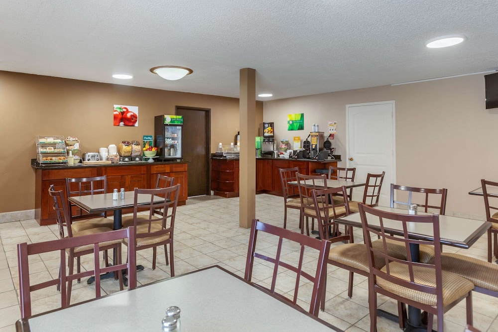 Rodeway Inn & Suites Ontario - photo 25