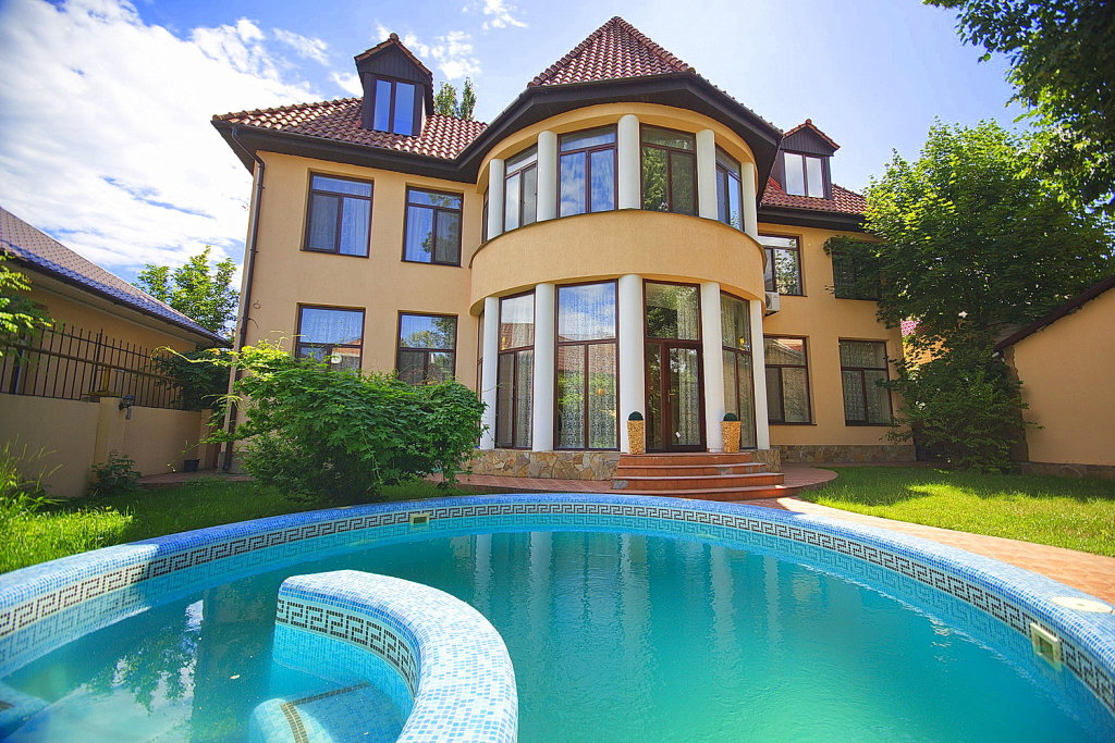 Luxury Villa — 4-Star Luxury Hotel in Odessa, Ukraine