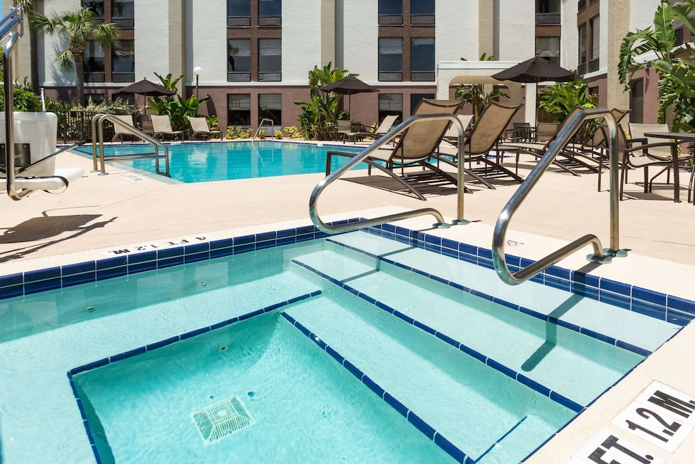 Hampton Inn Daytona Speedway - photo 41