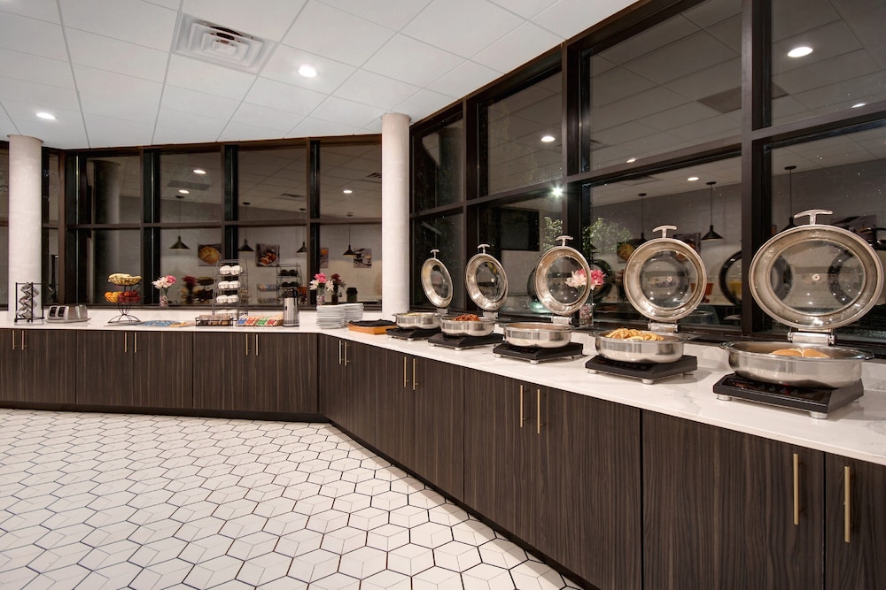 Crowne Plaza Auburn Hills by IHG - photo 55