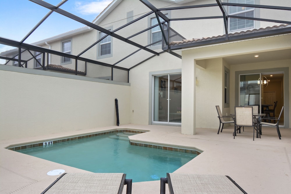 Four Bedroom close to Disney w Pool 4898 — 4-Star Luxury Hotel in Kissimmee, United States