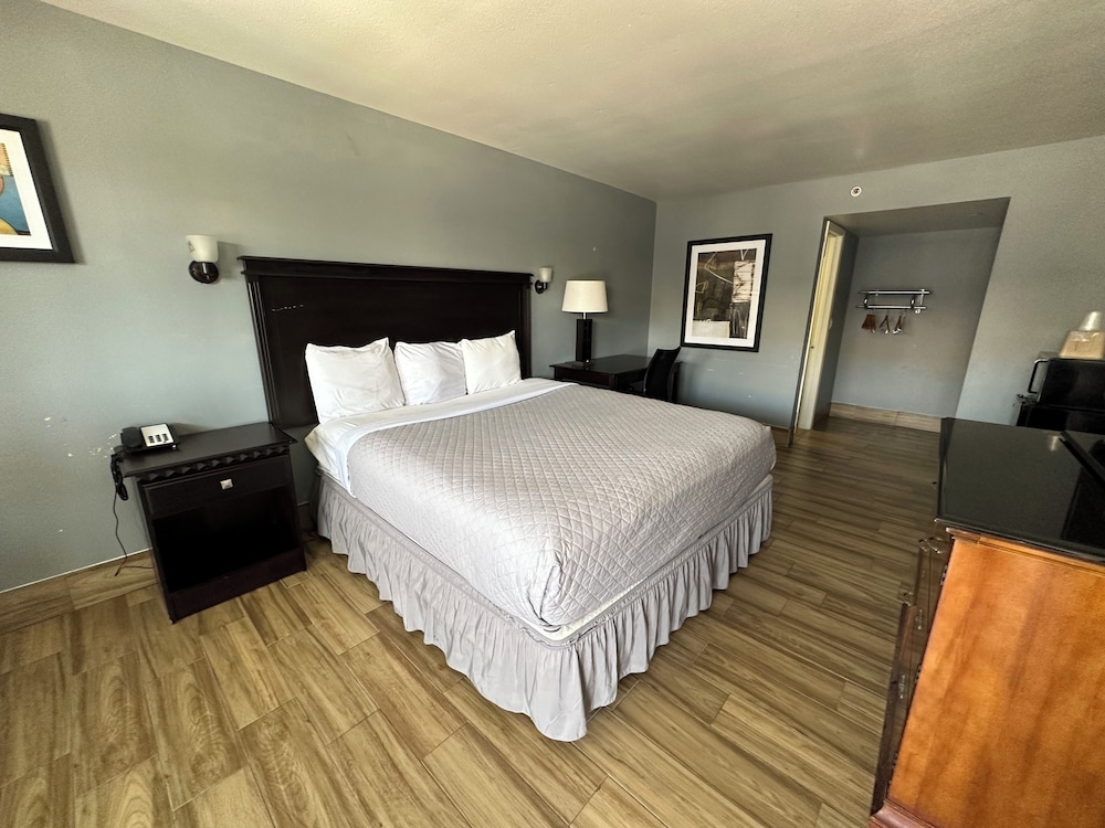 HillView Inn - photo 20