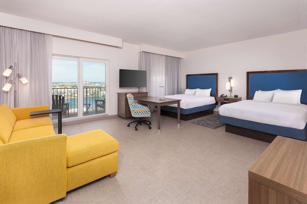 Hampton Inn & Suites Clearwater Beach - photo 13