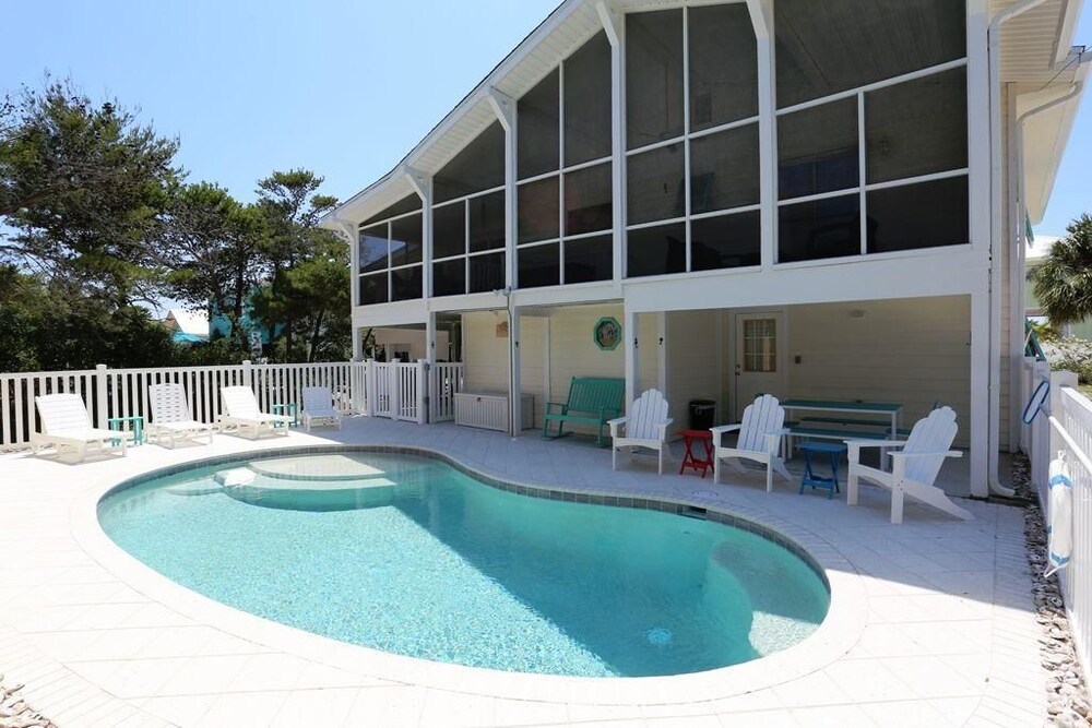 Cape Haus by Pristine Properties Vacation Rentals — 4-Star Luxury Hotel in Port Saint Joe, United States