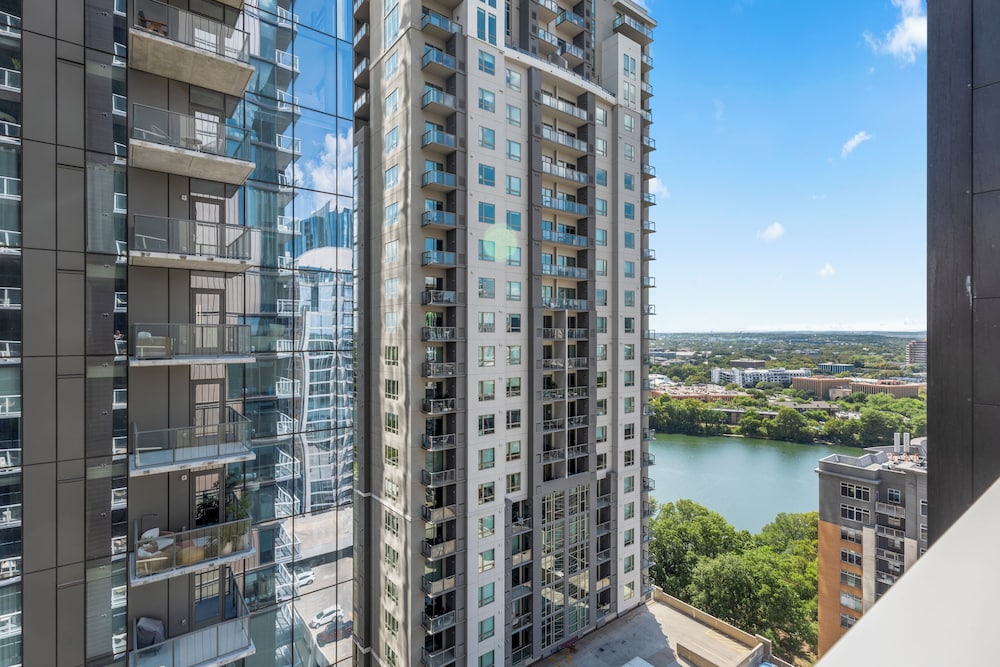 Austin Condo Hotel - photo 685