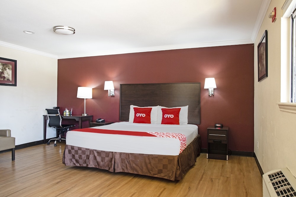OYO Hotel McAllen Airport South - photo 29