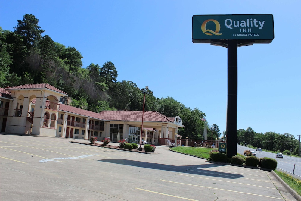 Quality Inn Conway Greenbrier in Conway, United States