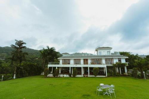 360 Pawna By Hangout Lake View Villa — 5-Star Luxury Hotel in Lonavla, India