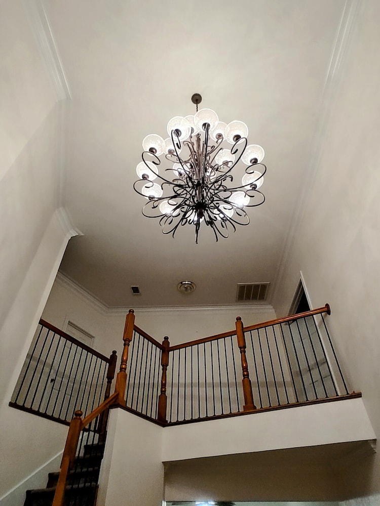 The Yellow Rose Of Texas — Commerce — photo 2
