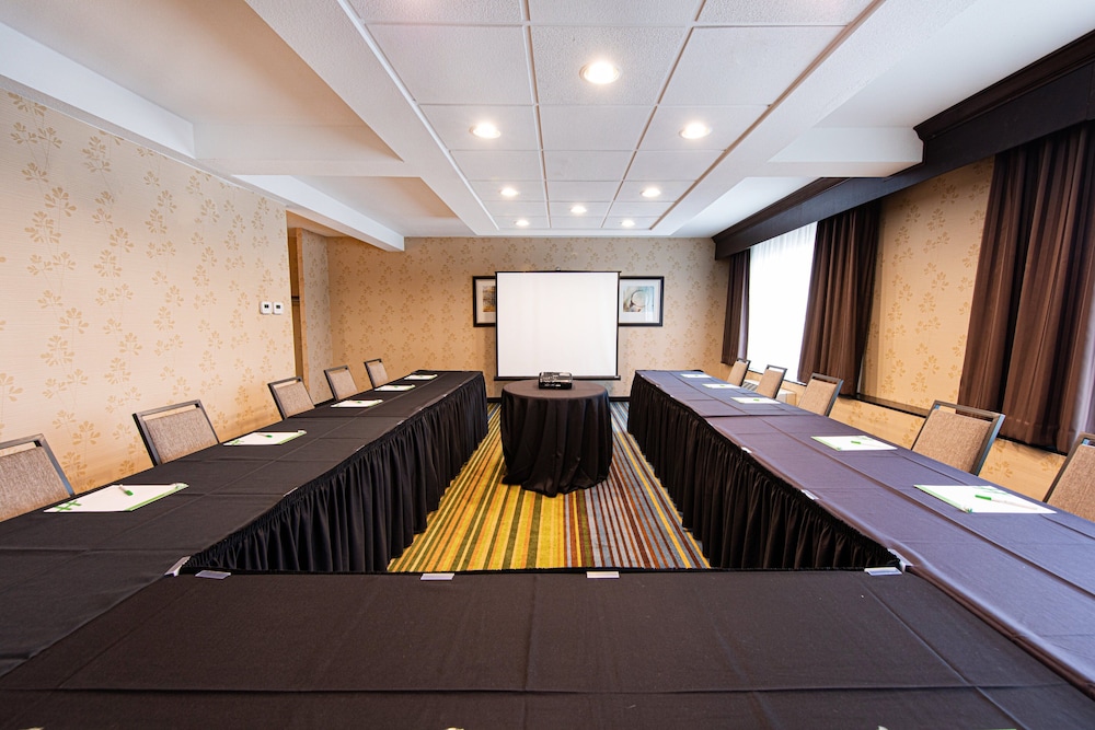 Holiday Inn St. Louis Arpt West Earth City by IHG - photo 67