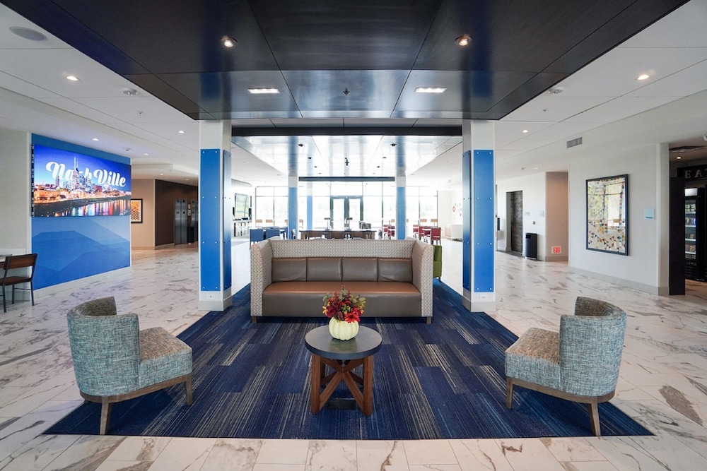 Holiday Inn Express & Suites Franklin Berry Farms by IHG - photo 5