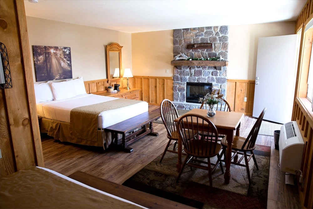 Memorytown USA - carbon neutral hotel in Mount Pocono