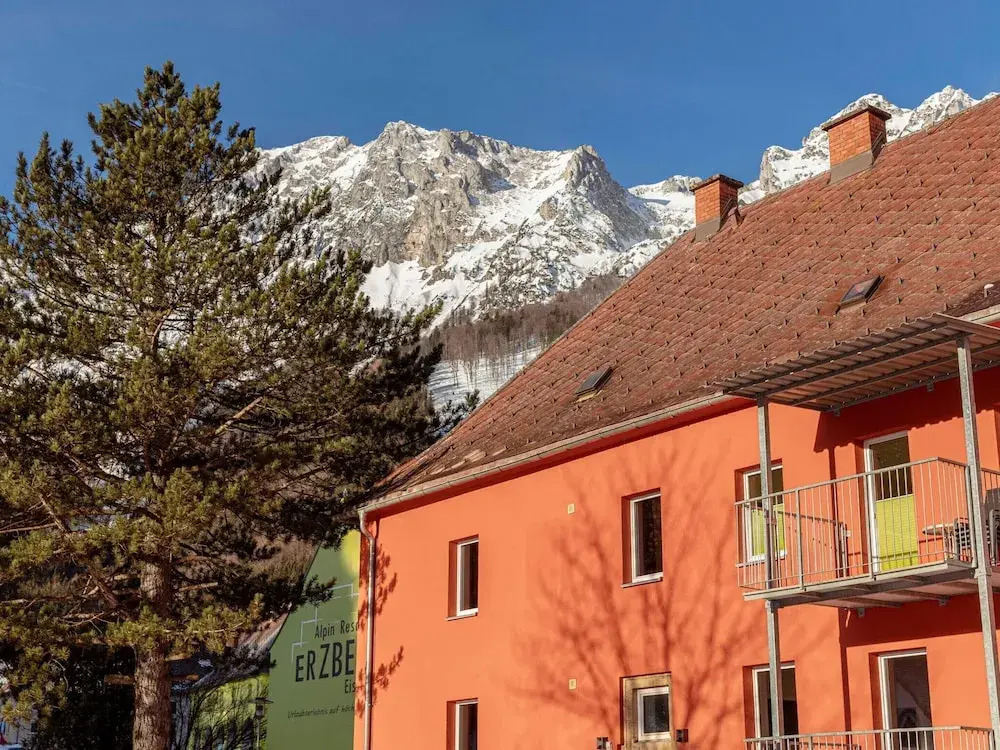 Heritage Apartment in Eisenerz near Ski Area — 4-Star Luxury Hotel in Eisenerz, Austria
