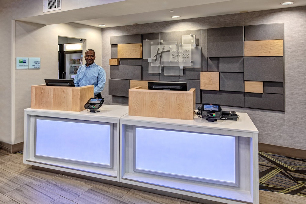 Holiday Inn Express and Suites Memphis Southwind - photo 42