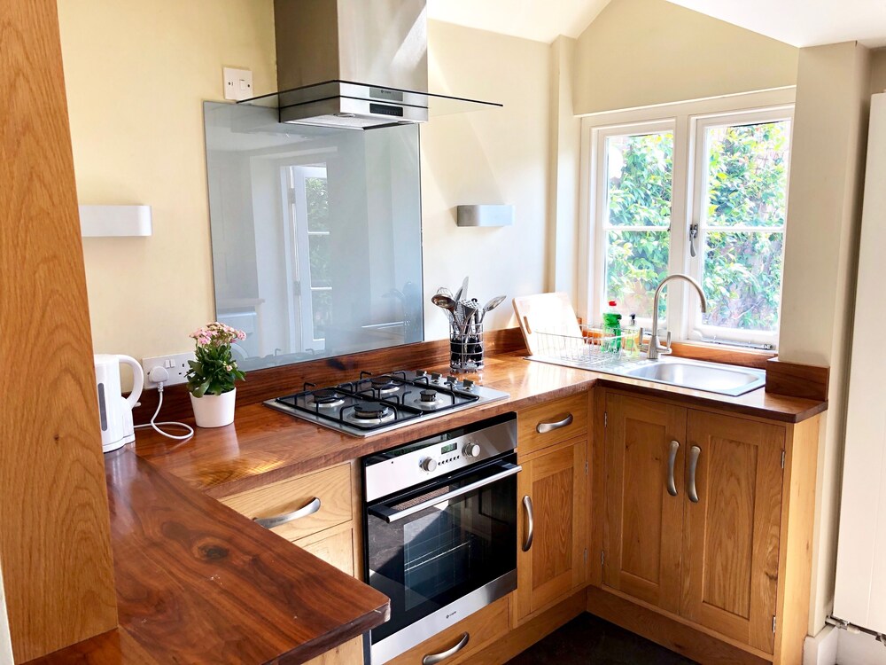 Chaucers Retreat Vacation Home — 4-Star Luxury Hotel in Canterbury, United Kingdom