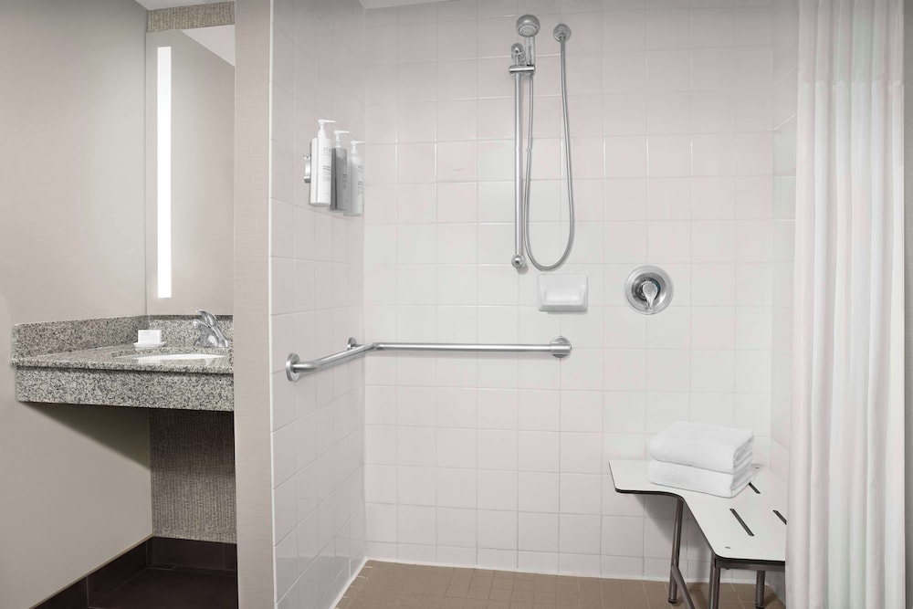 Hilton Garden Inn Hoffman Estates - photo 20