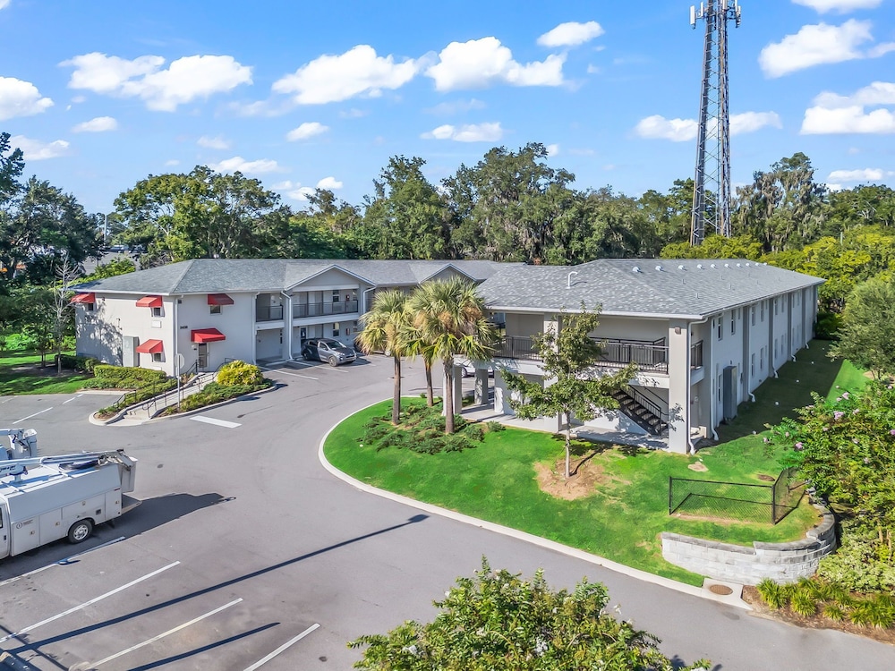 Baymont by Wyndham Ocala Suites - photo 45