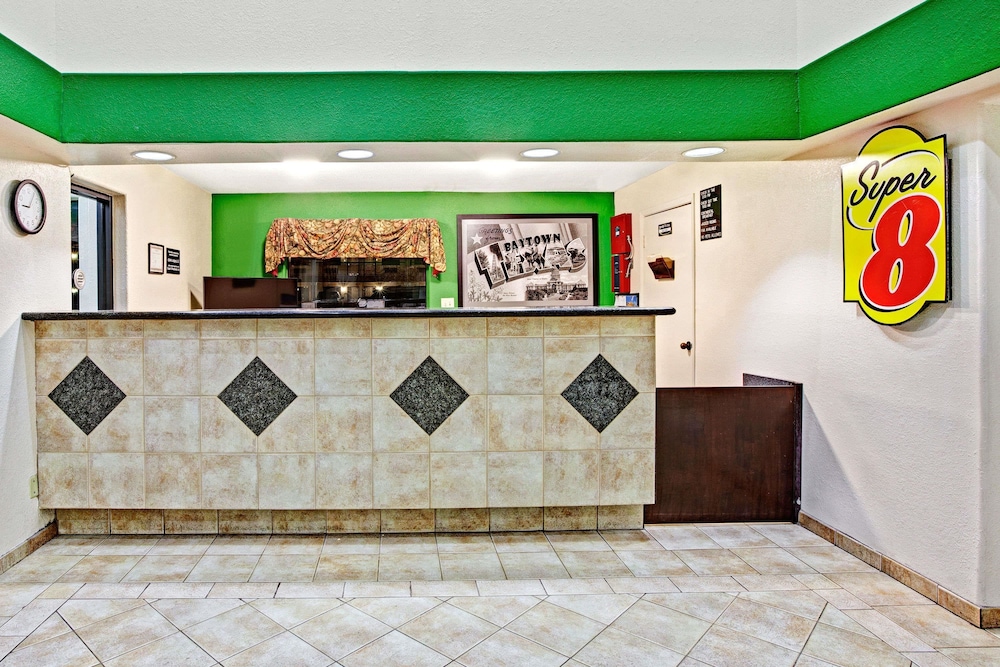 Super 8 by Wyndham Baytown I 10 - photo 3