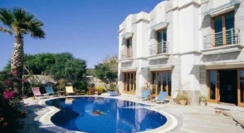 Maira Beach Hotel — Turgutreis