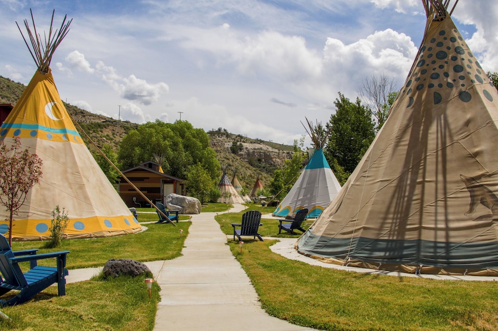 Yellowstone Tipis — hotel in Gardiner