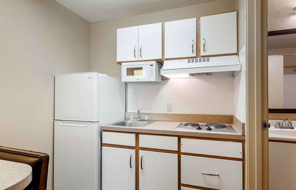 Extended Stay America Select Suites Atlanta Perimeter Hammon - photo 10