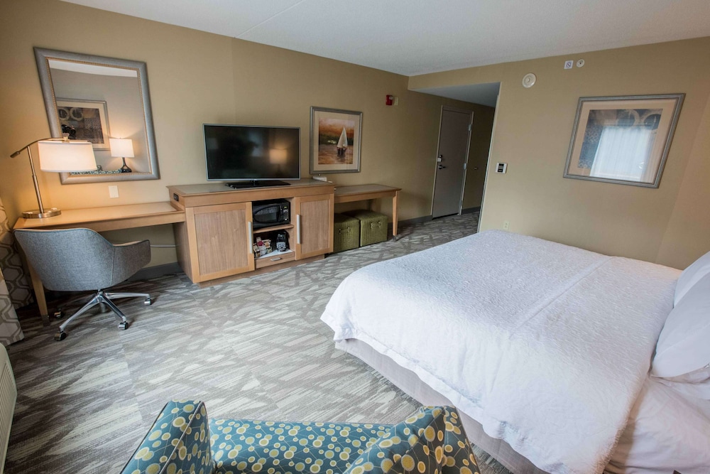 Hampton Inn & Suites Tilton - photo 13