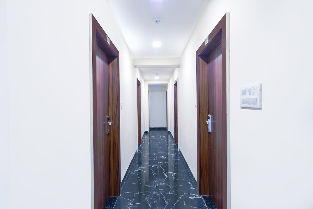 FabHotel J Palace — Indore — photo 4