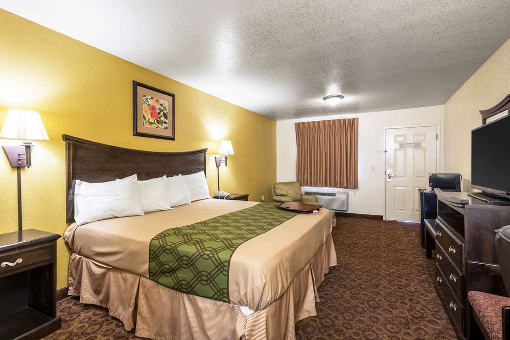 Econo Lodge Inn & Suites Searcy - photo 13