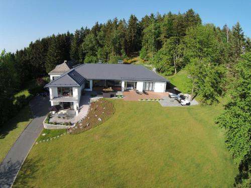 View & Garden Villa Schauenstein — 5-Star Luxury Hotel in Hof, Germany