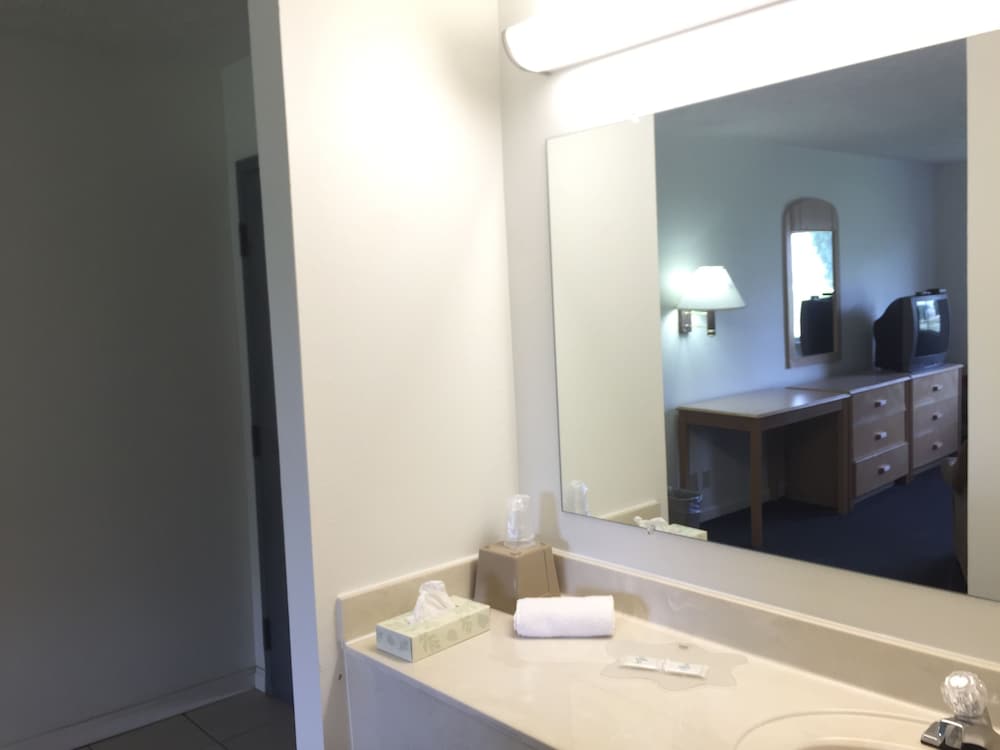 Economy Inn Lafayette - photo 16
