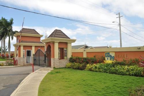 Savannah’s Place in Ocho Rios, Jamaica