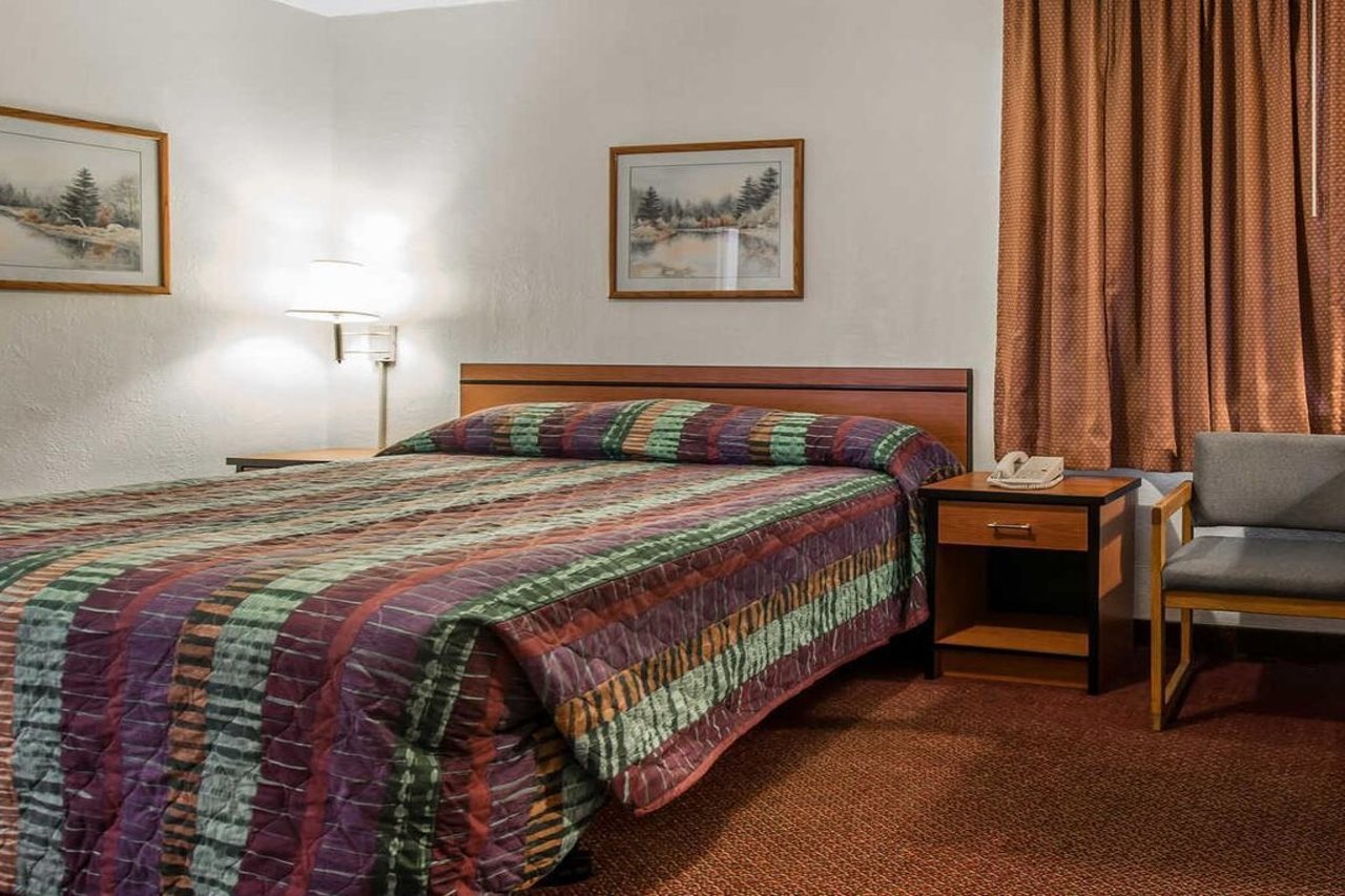 Rodeway Inn & Suites Colorado Springs CO - photo 26