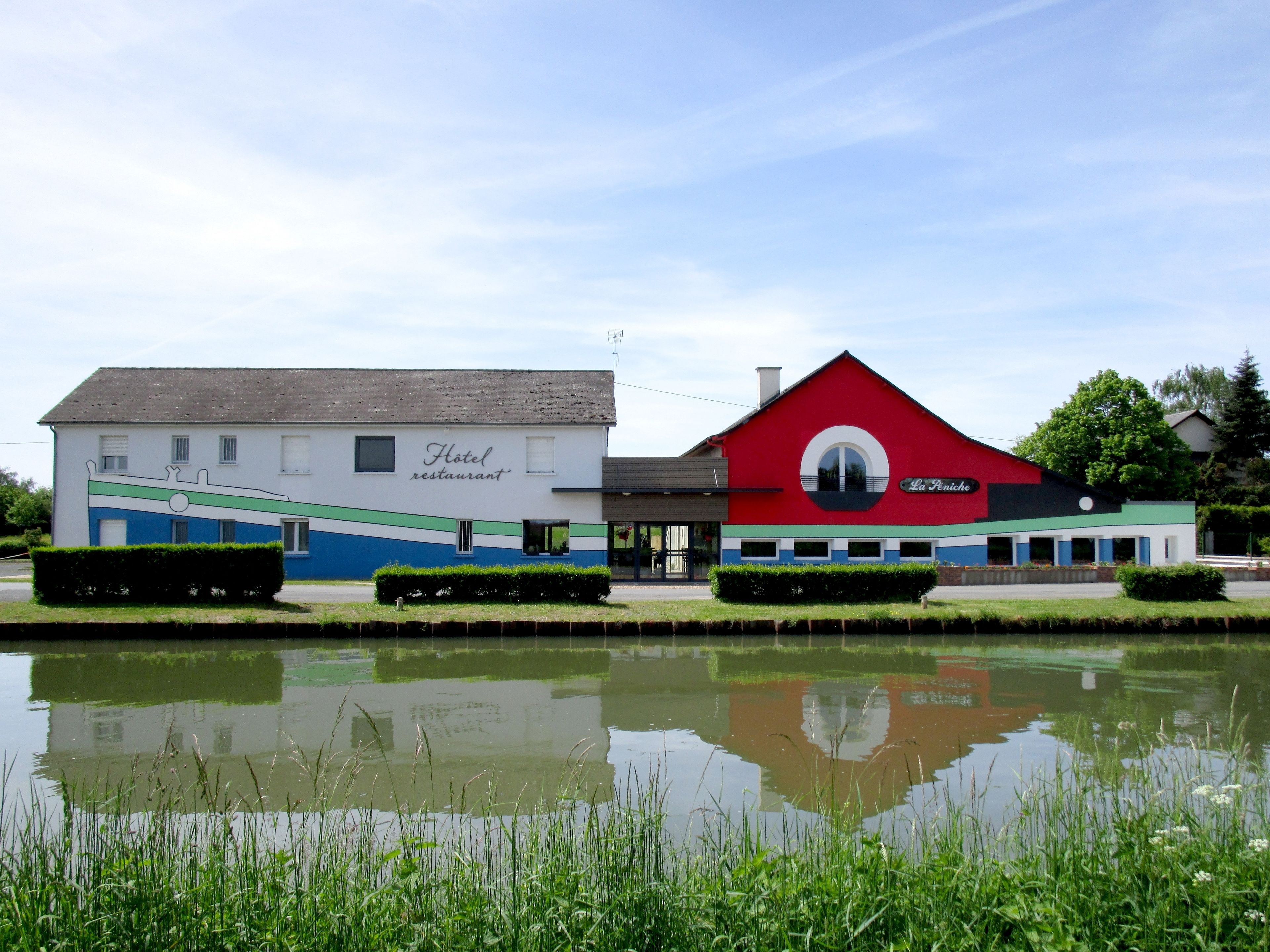 Hôtel La Péniche in Beaune, France