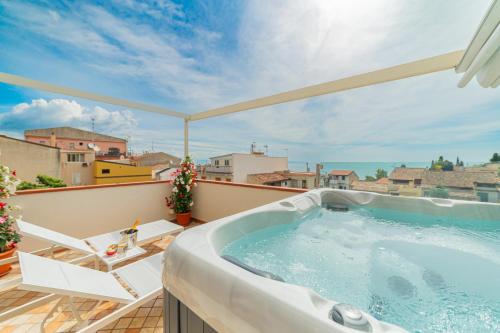 Donna Franca — 4-Star Luxury Hotel in Taormina, Italy
