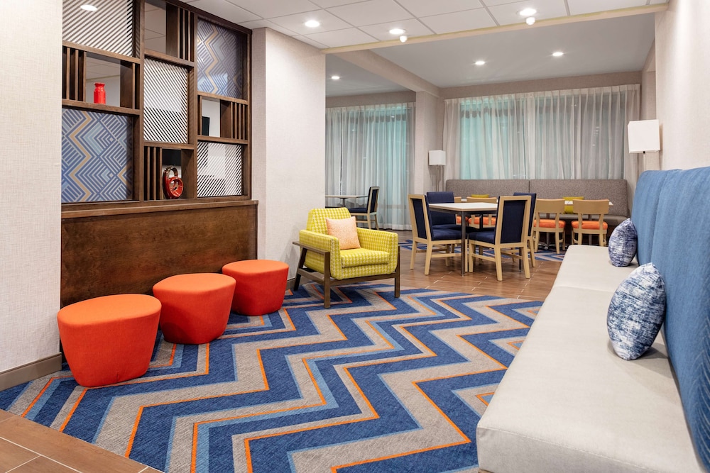 Hampton Inn Castle Rock - photo 16