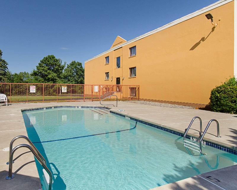 Quality Inn & Suites - photo 37