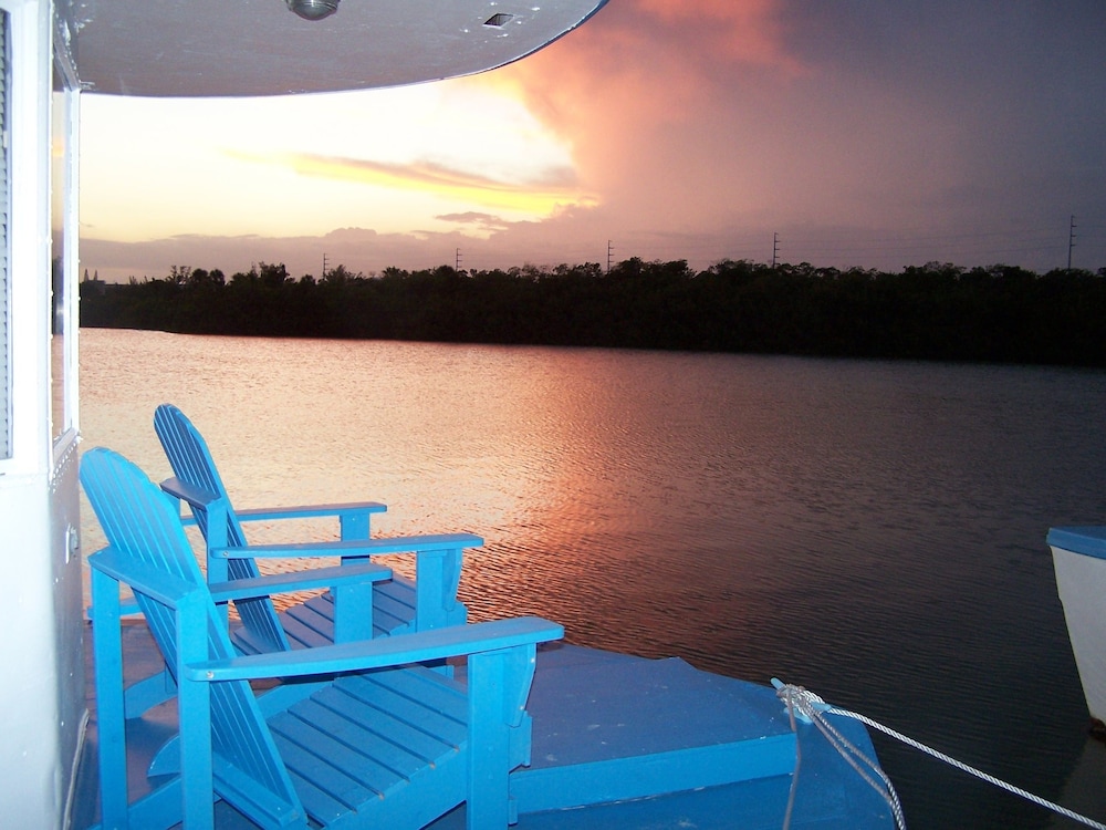 Floating Sea Cove Resort and Marina in Marathon, United States