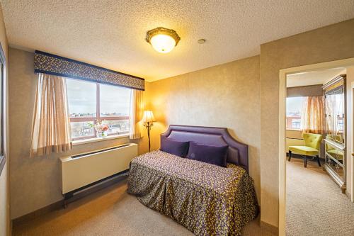 Avenue Plaza Hotel - photo 17