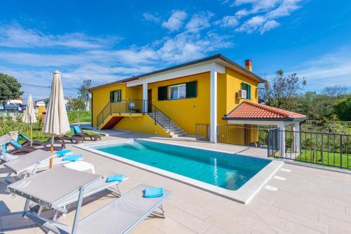Villa Jole a charming modern villa surrounded by rustic beauty — 4-Star Luxury Hotel in Nedescina, Croatia