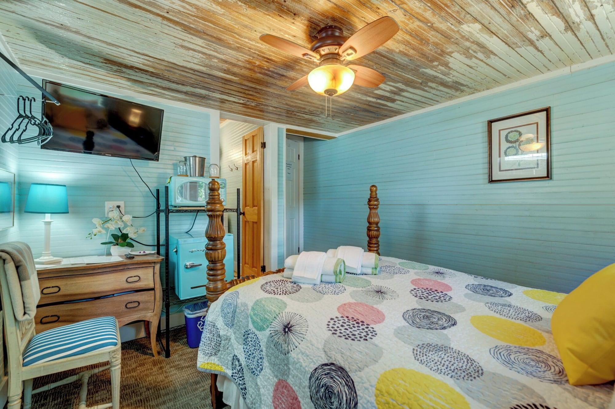Riverside Inn and Cottages - photo 26