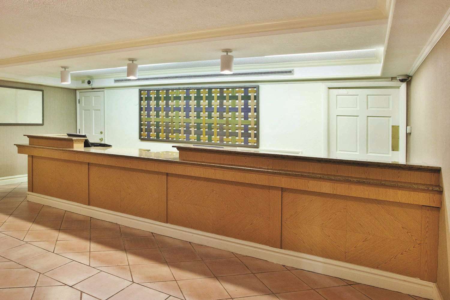 La Quinta Inn Savannah Midtown - photo 14