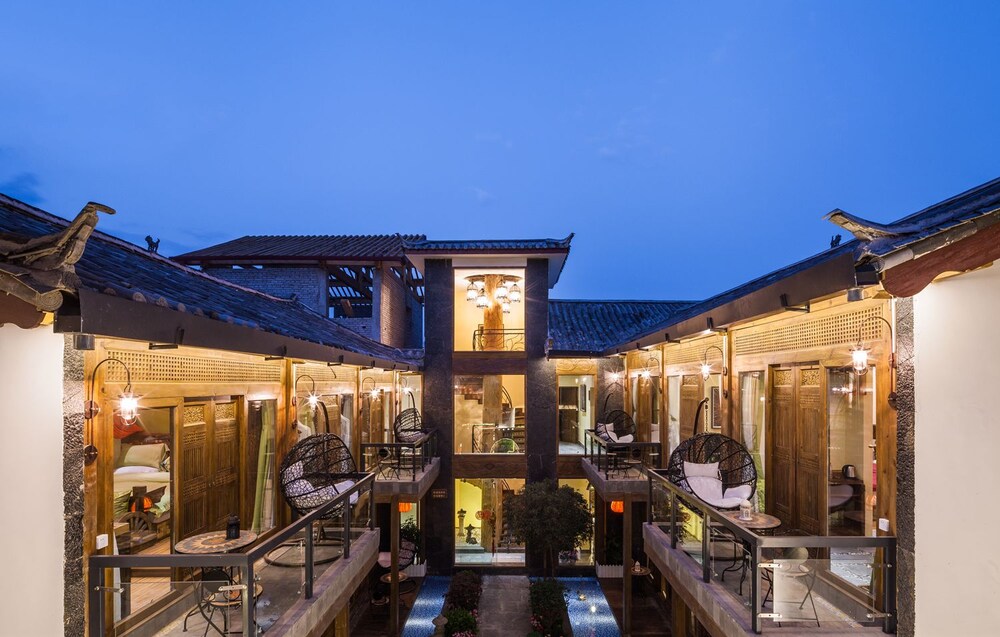 Gone with Wind Holiday Courtyard in Lijiang, People's Republic of China