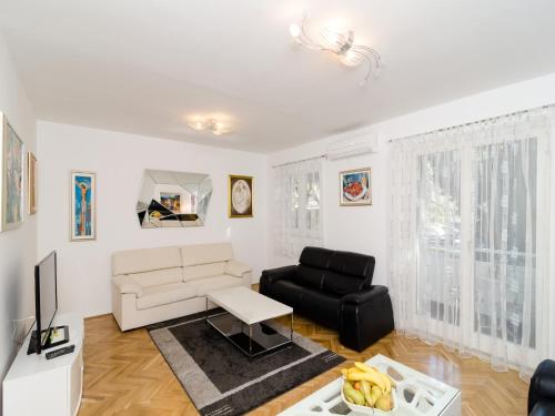 Apartment Iva 31 Two Bedroom Apartment with Balcony and City View
