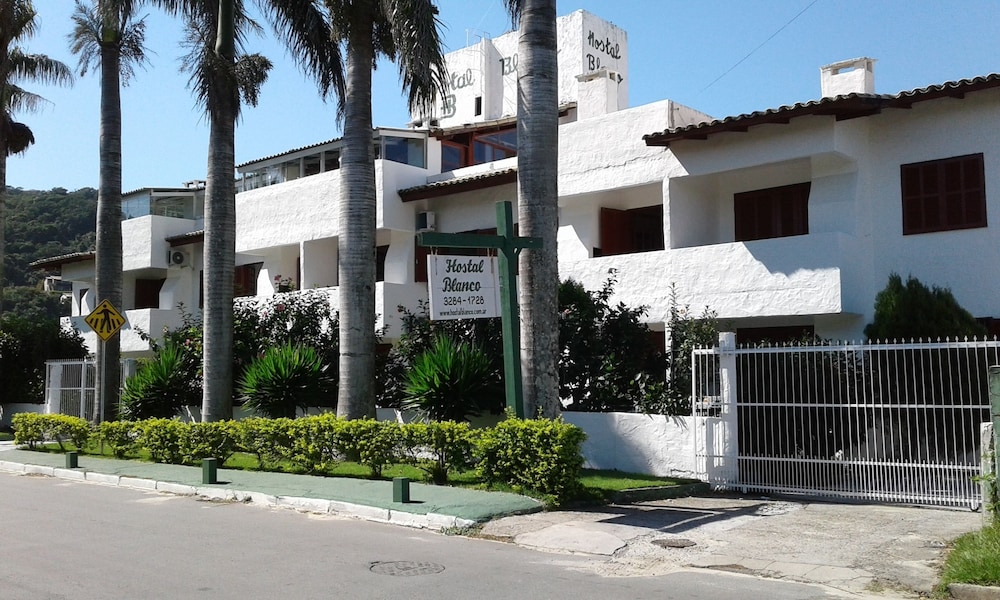 Hostal Blanco Apart Hotel - last minute hotel in Florianopolis
