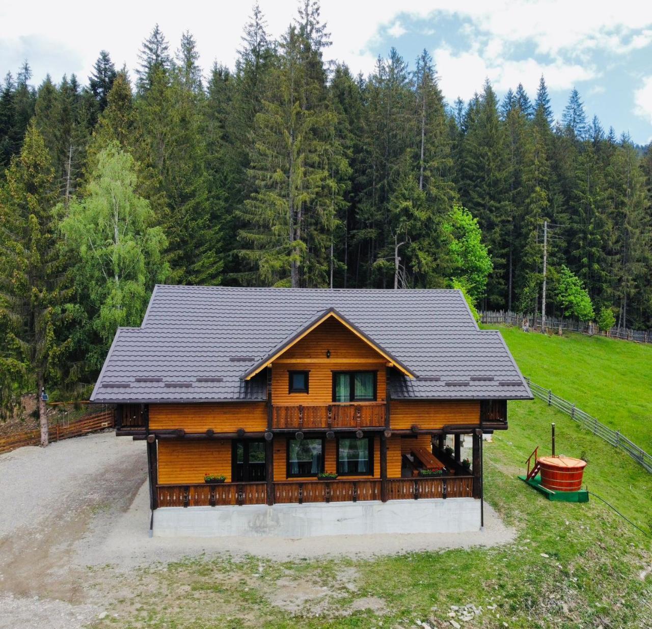 Perla Codrului Secular - carbon neutral hotel in Stulpicani
