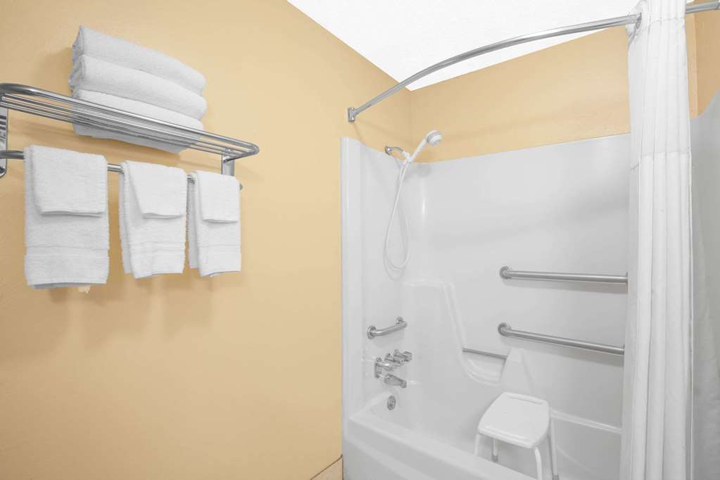Super 8 by Wyndham Natchitoches - photo 8