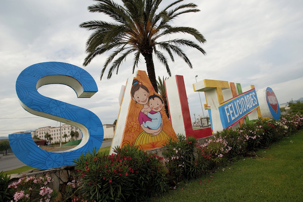 One Saltillo Aeropuerto