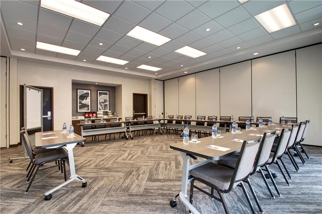 Hyatt Place Milwaukee Downtown - photo 17