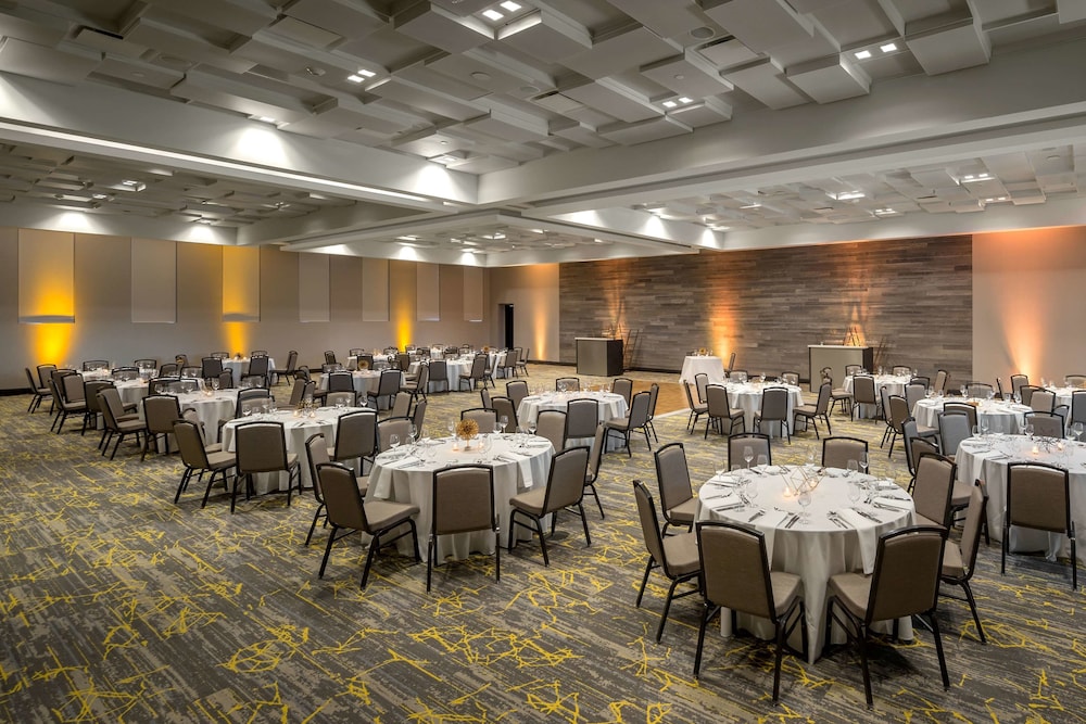 The Summit Hotel - photo 67