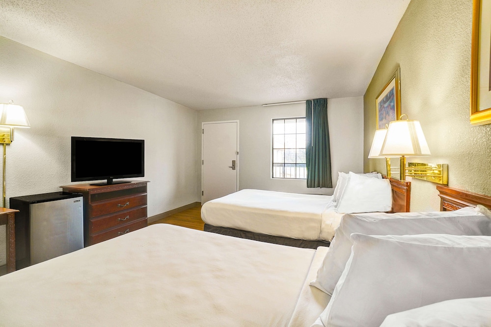 Motel6 Lester PA Philadelphia Airport - photo 12